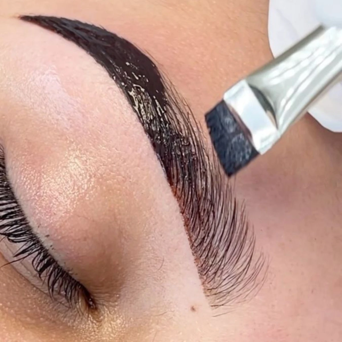 Brow tint