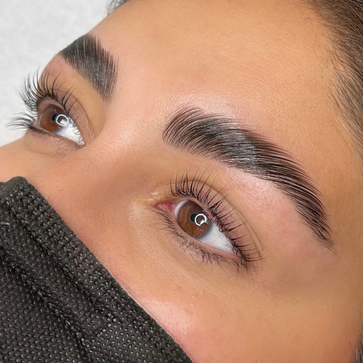 Eyebrow lamination + shape + styling with measurements
