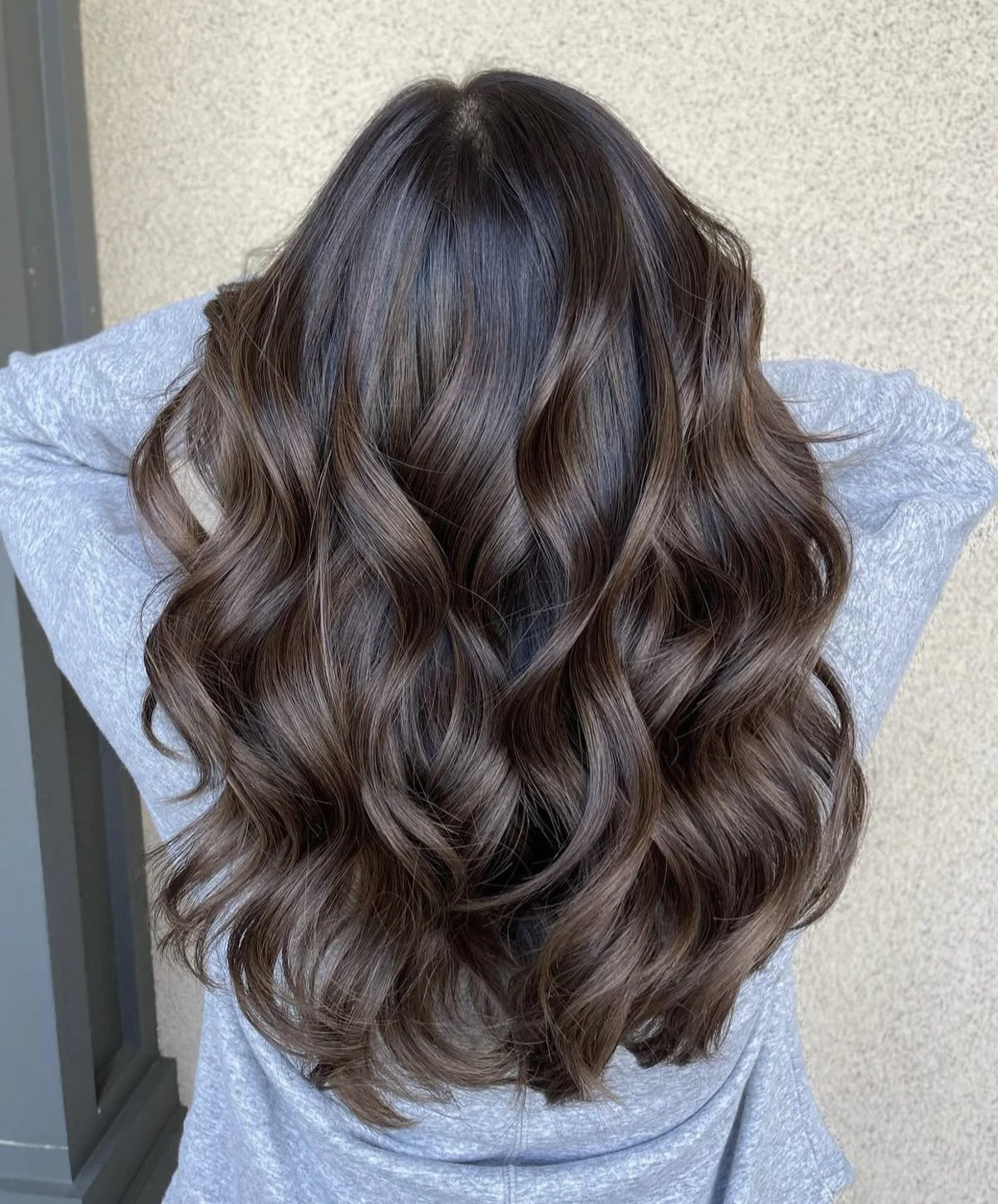 Hair wavy