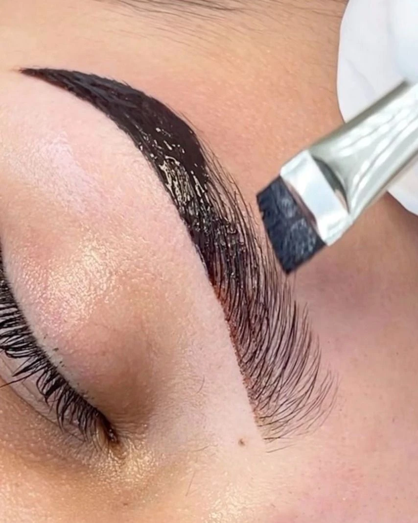 Brow tint