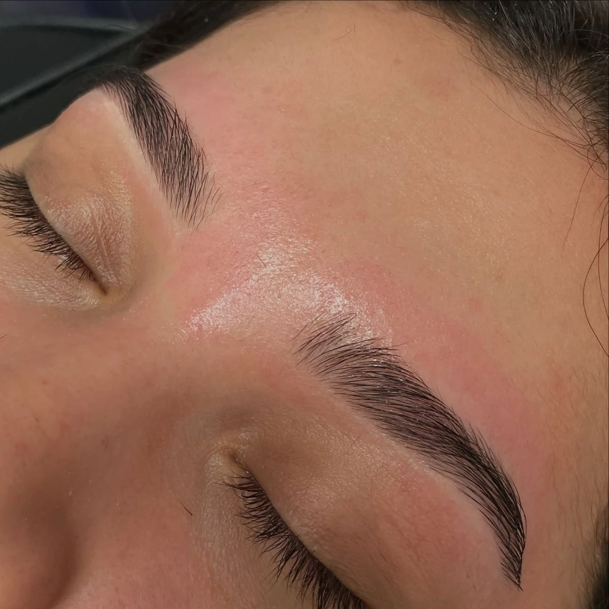 eyebrow shape with measurement with styling